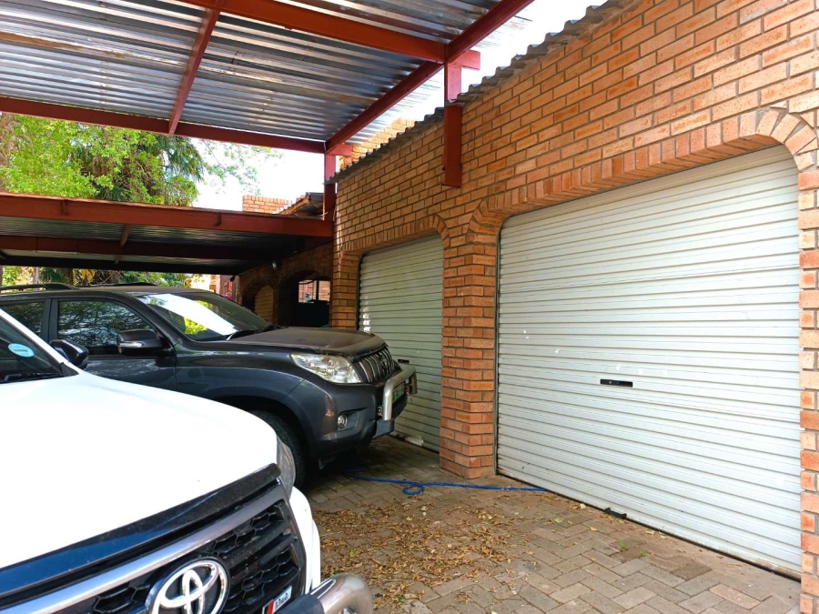 4 Bedroom Property for Sale in Langenhovenpark Free State